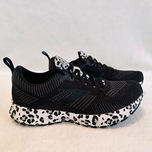 Women’s Brooks Revel 5